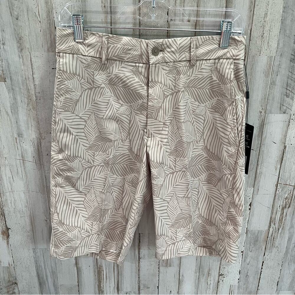 NWT Walter Hagen Perfect 11 Flat Front 10” Inseam Golf Shorts Leaves Print